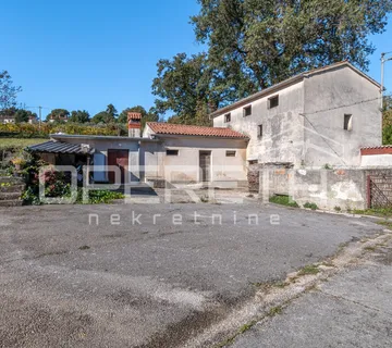 Istra, Pićan- Imanje s kućom i 4 dodatna objekta - cover