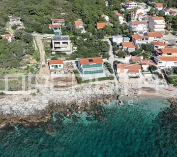 Ženka, Vis, 430,00 m2, 301.000,00 EUR - cover