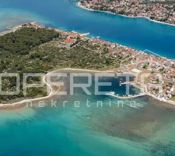 Prvi red do mora – poljoprivredno zemljište na otoku Krapnju - cover