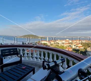 Kuća sa otvorenim pogledom na more i zadarsko područje, Ugljan, 310 m2 - Kali