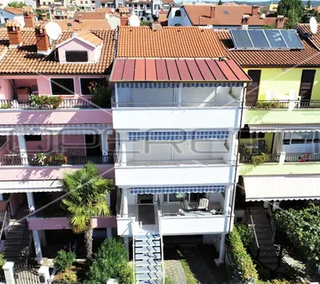 Apartmanski objekt s 6 odvojenih jedinica i garažom, Rovinj, 408 m² bruto