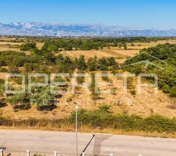 Građevinsko zemljište s dozvolom za kuću i bazen – Poličnik - 482 m2 - cover