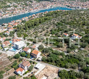 Građevinsko zemljište od 809 m2 u mirnom dijelu Vele Luke - cover