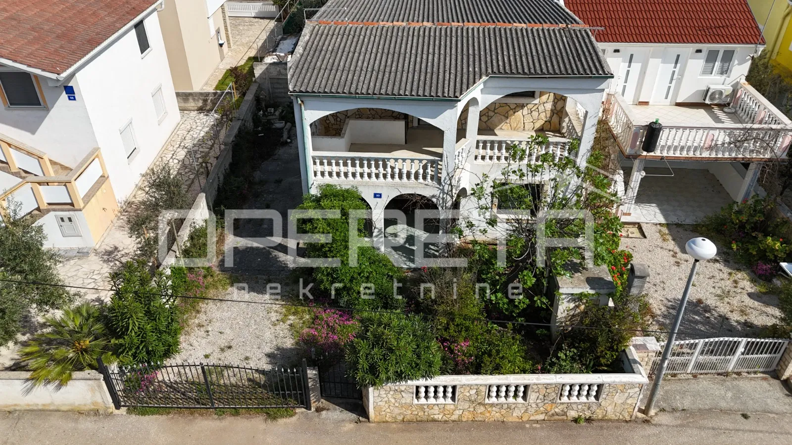 Vir - Kuća s dva apartmana – idealna za odmor ili investiciju - cover