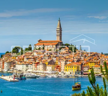 Istra, Rovinj, Ulica Carera, PRILIKA - stan 33 m2 na odličnoj lokaciji, 4.kat