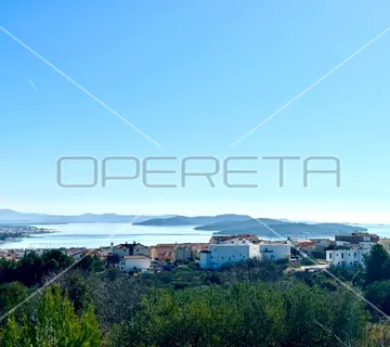 Građevinsko zemljište s panoramskim pogledom u Vodicama, 818 m2 - cover