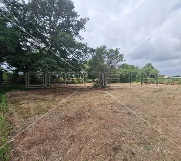 Jadreški, poljoprivredno zemljište 600m2, na mirnoj lokaciji, u blizini kuća - cover