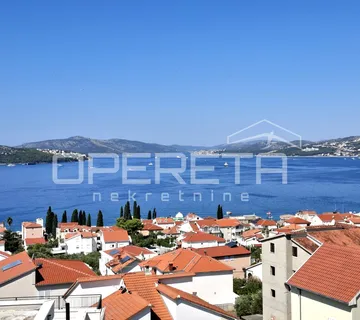 Penthouse - s panoramskim pogledom na more – Okrug Gornji/Čiovo - Trogir