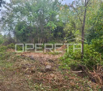 Građevinsko zemljište sa objektima za adaptaciju u prirodnom okruženju - Kršan