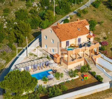 Prodaja, Kuća, Kruševo, Marići pod gredom, Kruševo, Samostojeća, 250m2 - Kruševo, Obrovac