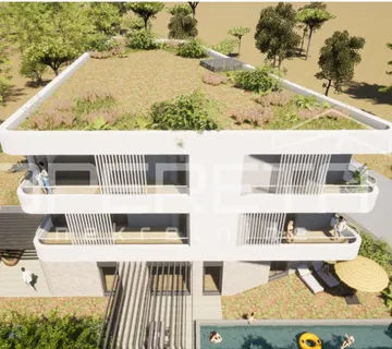 Istra, Umag – stan 106 m², 2 spavaće, terase, bazen, 500 m od mora