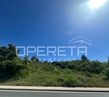 Šibenik Bioci – zemljište 912 m² u R2 zoni, sportska namjena - cover