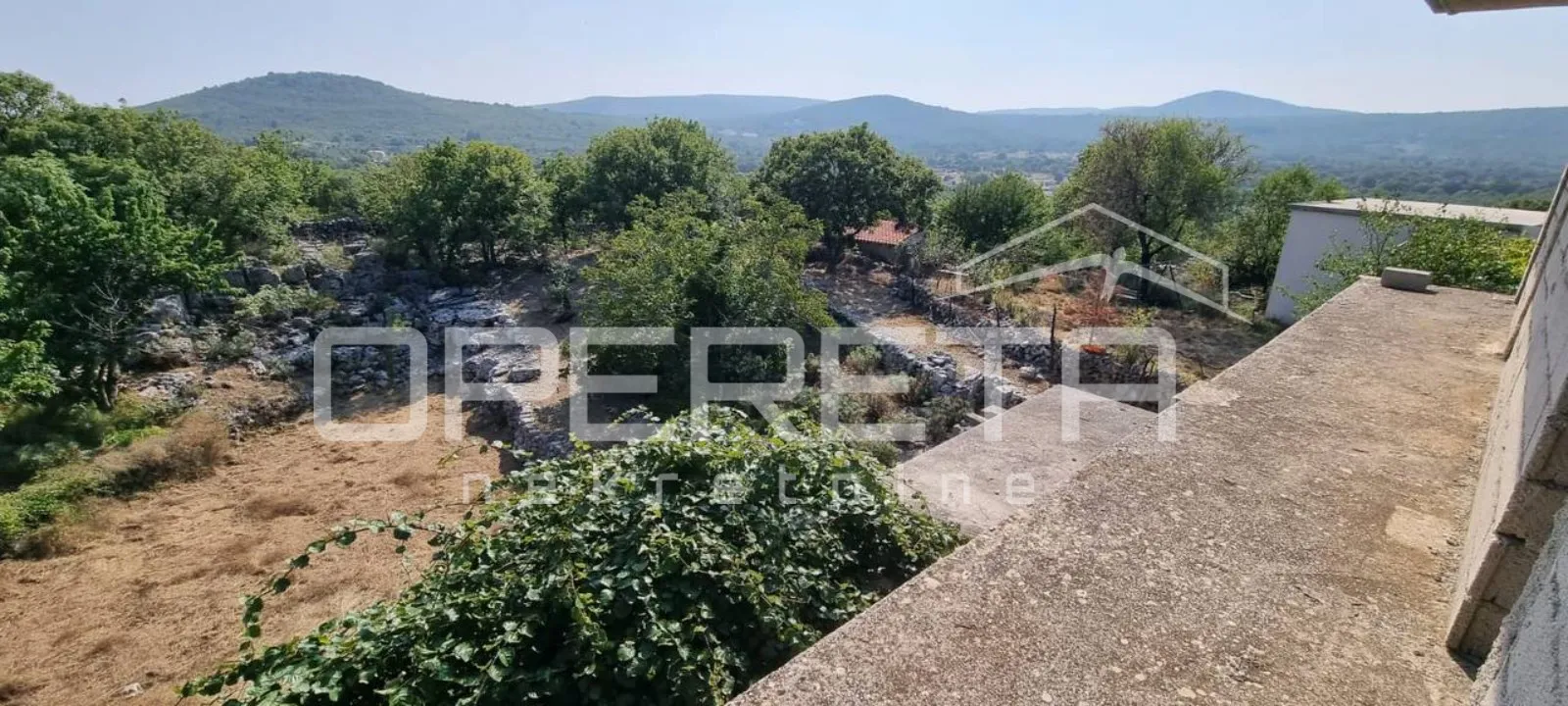 Građevinsko zemljište s kućom na Braču – Humac Gornji | 1.820 m² - cover