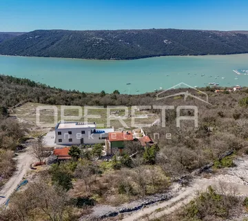 Građevinsko zemljište 924 m² s panoramskim pogledom na more