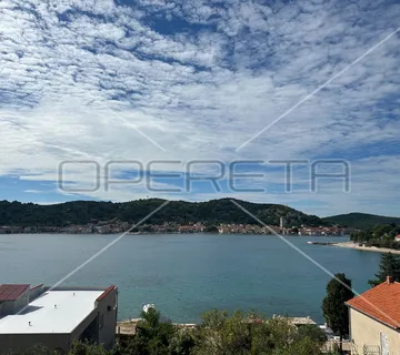 Stan na dvije etaže, 50 m od mora u Tisnom, 88,51 m2 - cover