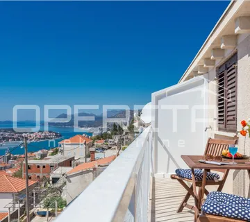 Dva odvojena stana s vrtom, pogledom na more i parkinzima, Dubrovnik - cover