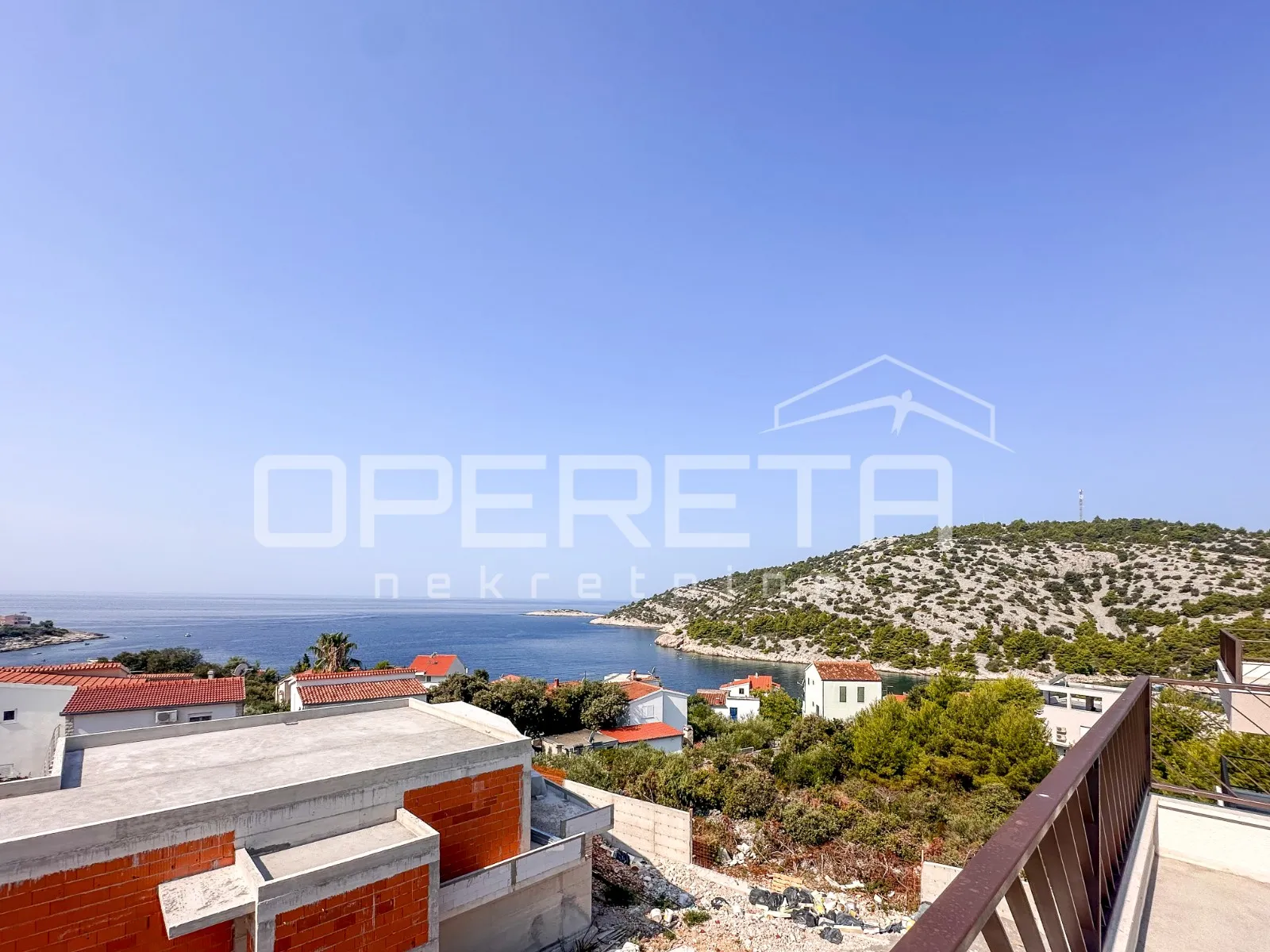 Novogradnja u Stivašnici, stan s tri terase i pogledom na more, 146 m2 - cover