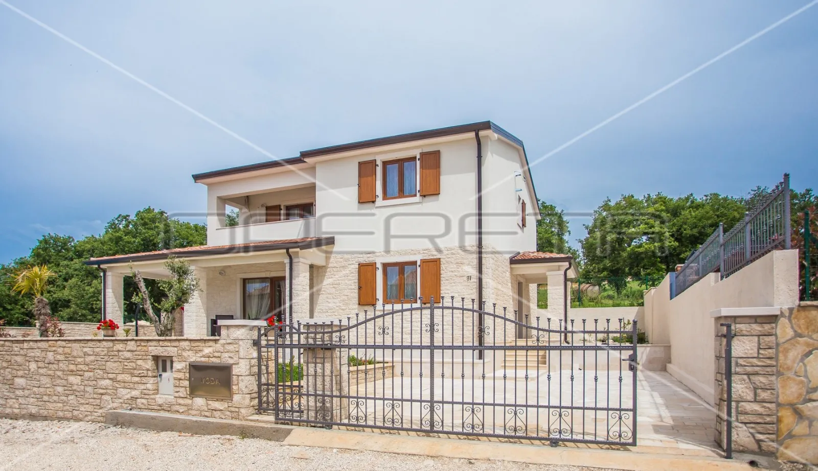 Prodaja, Kuća, Kaštelir-Labinci, Kaštelir, Samostojeća, 170m2 - cover