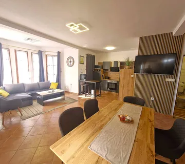 samostojeća kuća, bazen, jakuzzi, roštilj, - cover