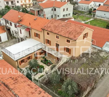 Kuća s 2 stana i pomoćnim objektom, 190 m2, Arbanasi, Zadar - cover