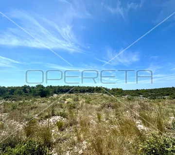 Poljoprivredno zemljište s mogućnošću prenamjene, Pirovac, 4.496 m2 - cover