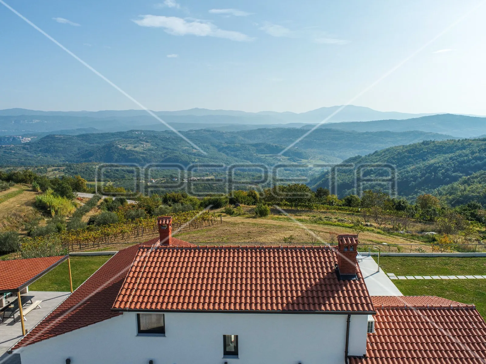 Vila na unikatnoj poziciji s neviđenim pogledom, Vrh (Istra) - cover