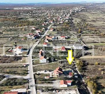 Poličnik – Građevinsko zemljište 728m² - cover
