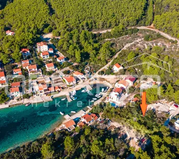 Investicijska prilika: zemljište 680 m2, u mirnoj uvali Tri Porte - cover