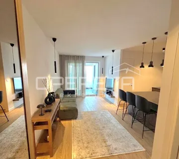 SPLIT,BEL ETAGE-MODERAN JEDNOSOBAN STAN S GARAŽNIM PARKING MJESTOM I SPREMOM, Do