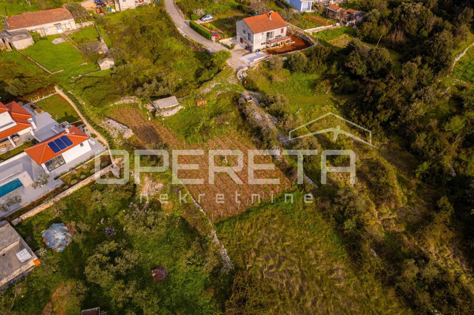 Građevinsko zemljište-757m2, Žrnovo,Korčula - cover