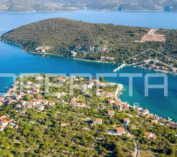 Drvenik Veliki – građevinsko zemljište 470 m², 200m od mora - cover