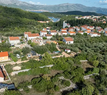 Mirna lokacija – zemljište 480 m2, Korčula - cover