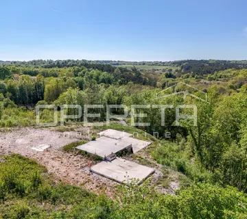 Istra, Tinjan- Građevinsko zemljište s projektom i započetom gradnjom- idealna i