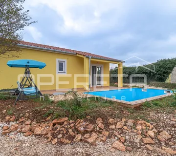Prizemnica 70m2 s bazenom i dvorištem - Svetvinčenat - cover