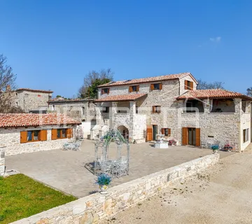 Sveti Lovreč – autentično istarsko imanje - cover