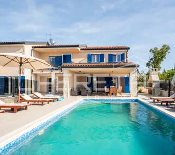 Prostrana moderna vila s bazenom – otok Krk, mir i udobnost na 931 m² zemljišta - cover