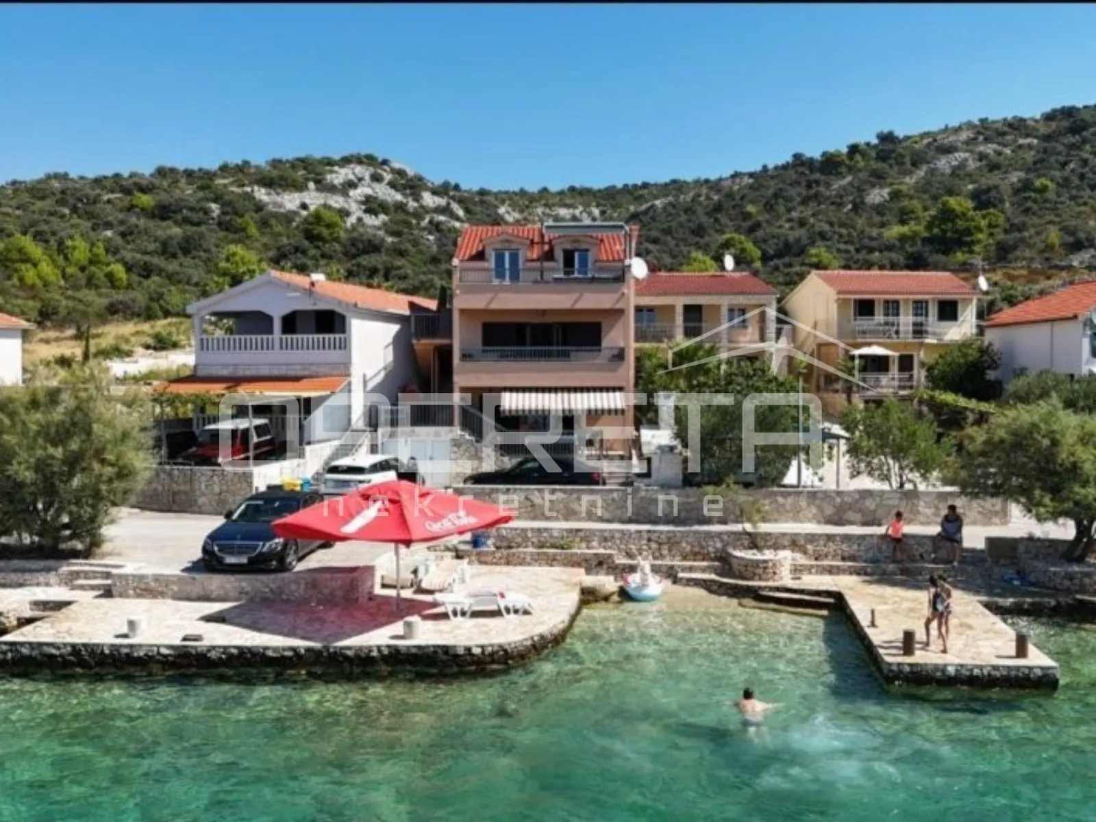 Prvi red do mora, kuća s 4 apartmana, Zatoglav - cover