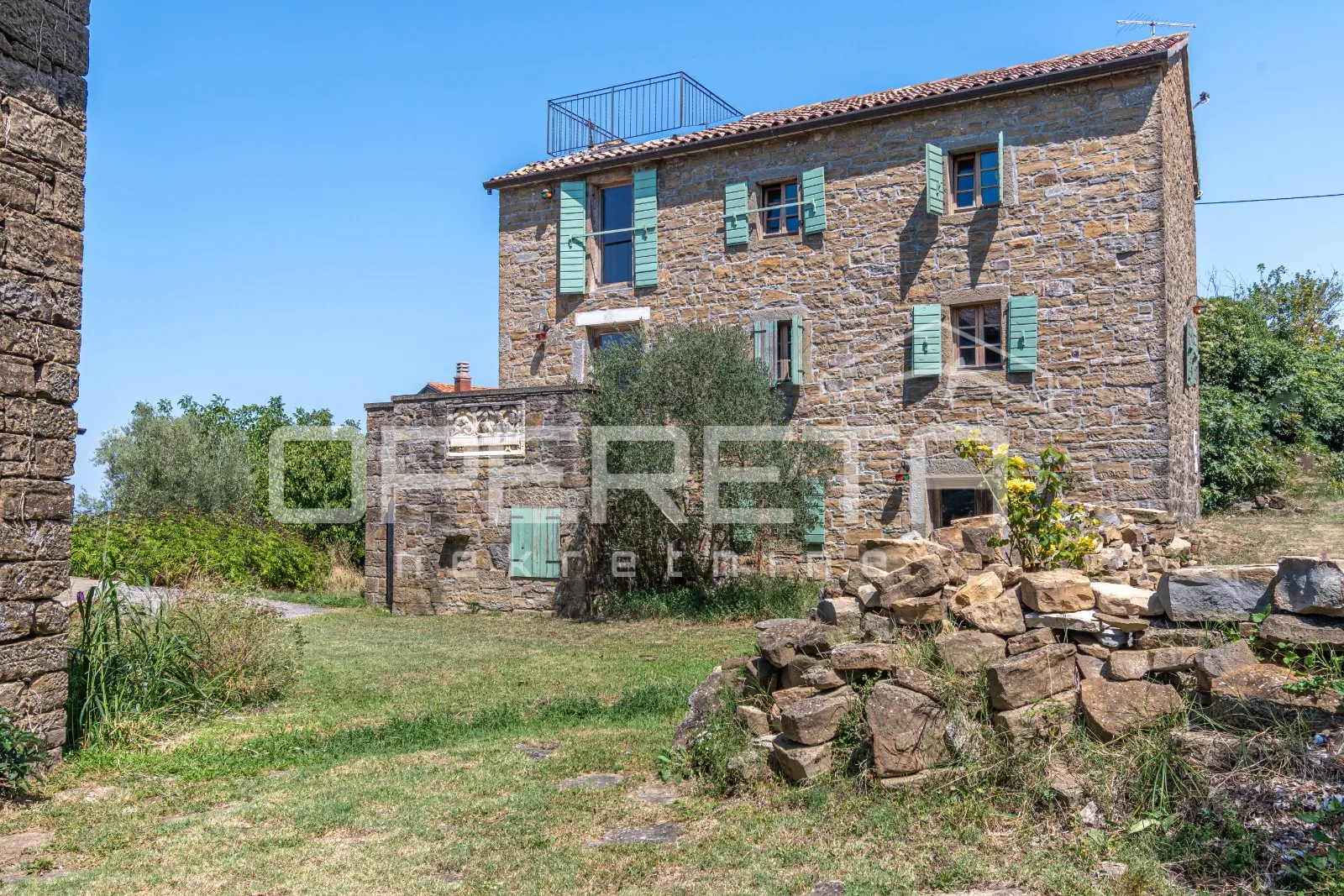 Istra, Momjan okolica-Autohtona kamena kuća s otvorenim pogledom na more - cover