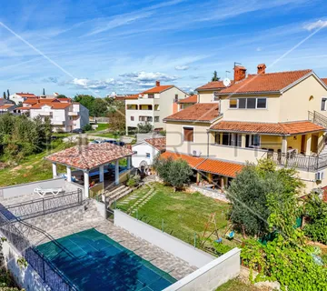Apartmanska kuća u Puli s 5 apartmana, garažom i bazenom! - cover
