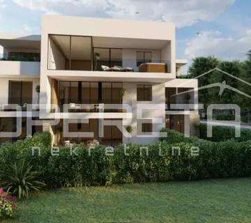 Istra, Funtana- trosobni stan s terasama i modernim sadržajima 700 m od mora
