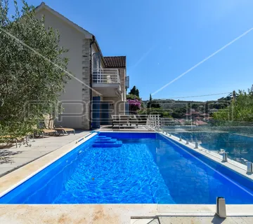 Kuća na atraktivnoj lokaciji s pogledmo na more, Splitska, otok Brač - Splitska, Supetar