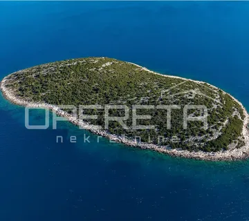 Iznimno rijetka i atraktivna parcela površine 9.378 m² smještena na otoku Dražem - cover