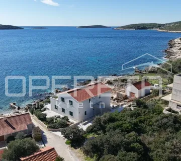 PRODAJA, JEDINSTVENA 4BDR 4BTHR VILLA NA PLAŽI,  S 1.000m2 ZEMLJIŠTA - cover