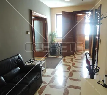 Najam, Ured, Centar, Trg žrtava fašizma, 390m2
