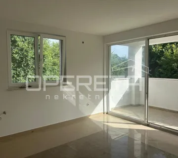 Dvoetažni stan u Palitu na Rabu