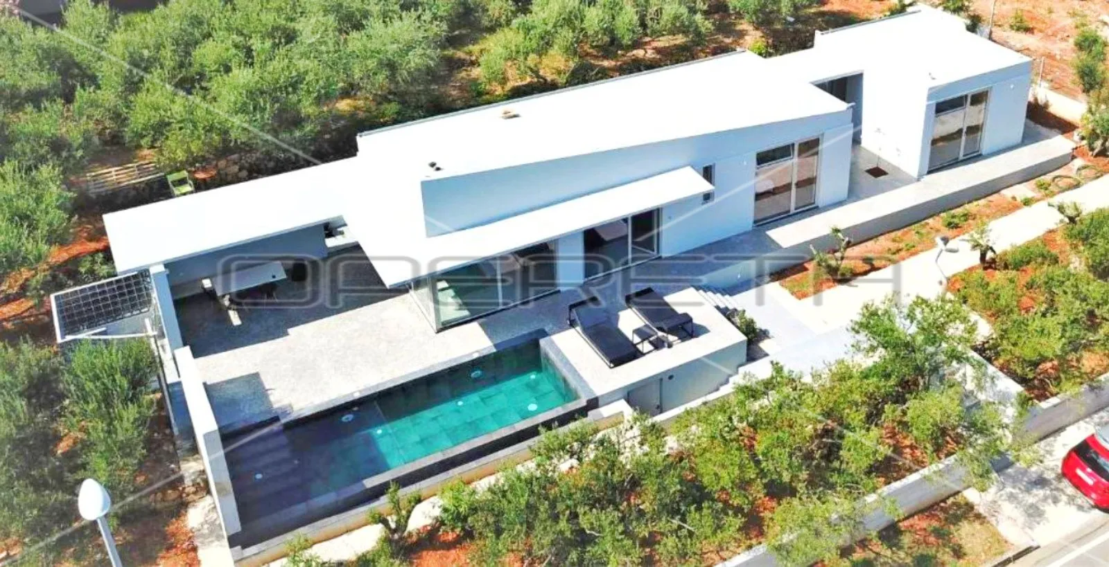 Vis Kut, nova dizajnerska villa s bazenom i pogledom na more - cover