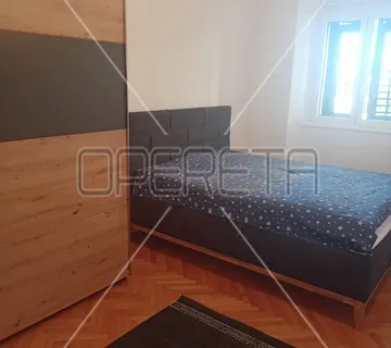 Stan 104m2 4soban, Pula Centar - cover