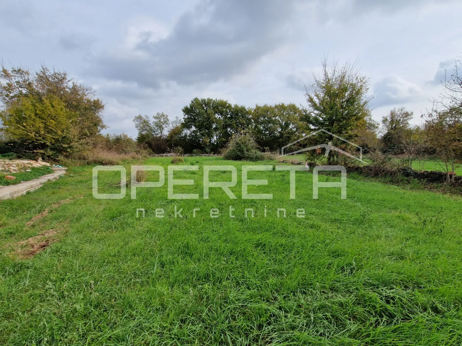 Istra, Juršići, odlično građevinsko zemljište 820 m2 , mirno naselje - cover