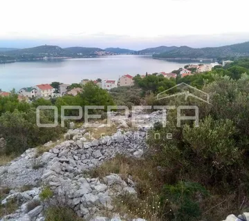 Građevinsko zemljište s pogledom na more – Betina, 150 m od obale! - cover