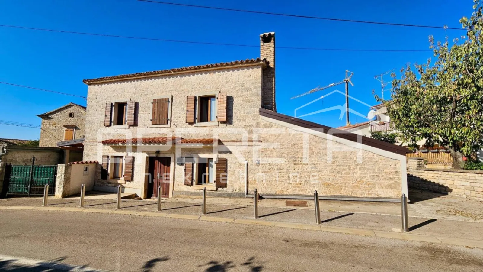 Poreč okolica - Samostojeća kamena kuća s velikim vrtom blizu mora - cover